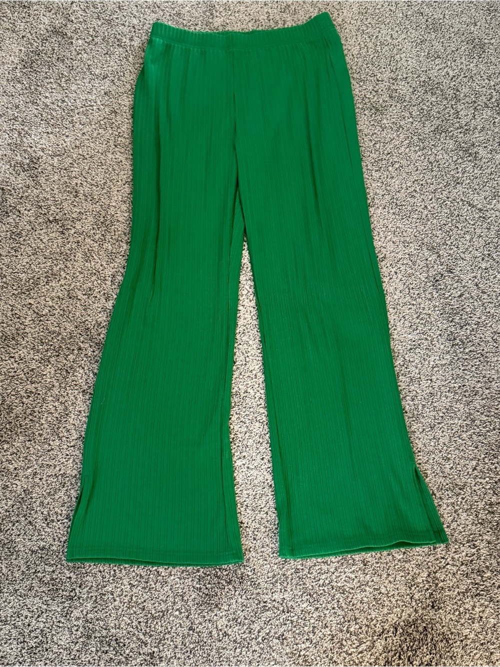 Women’s Kelly Green Ribbed Flare Pants